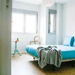 Stylish 2 Bedroom Apartment Near Alcaravaneras Beach